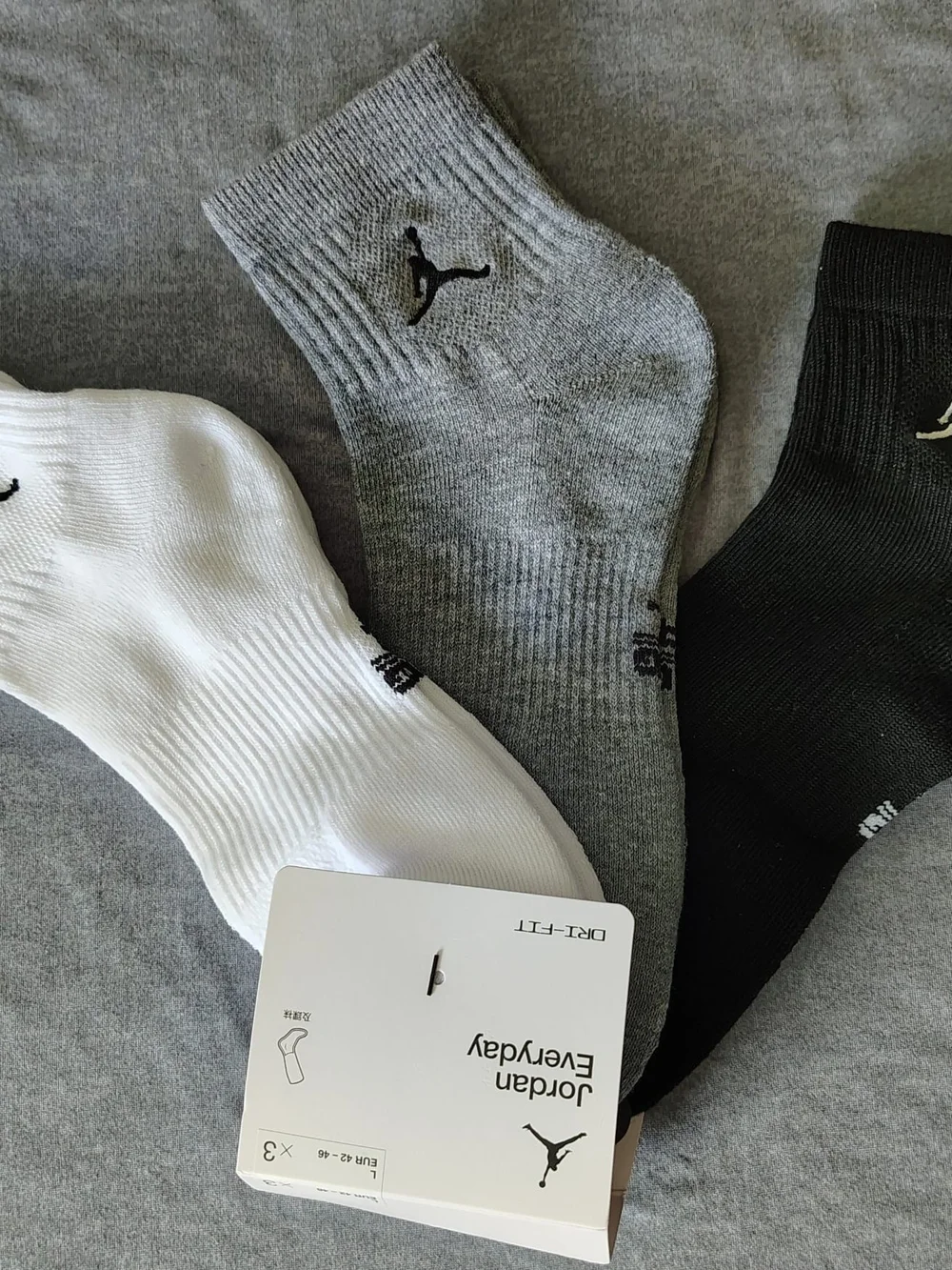 Jordan 3-Pack Crew Socks in Gray, White & Black